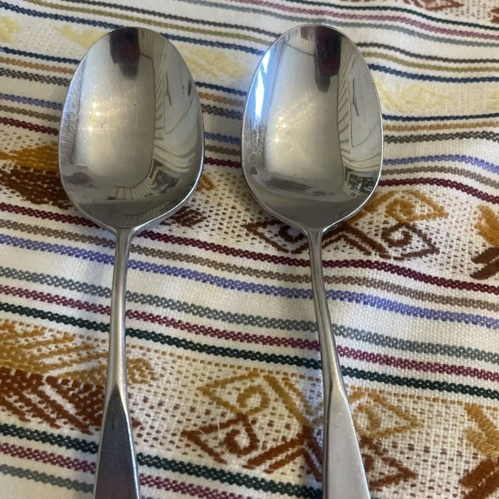 Pair Of Utica‎ Uti137 Soup Spoons